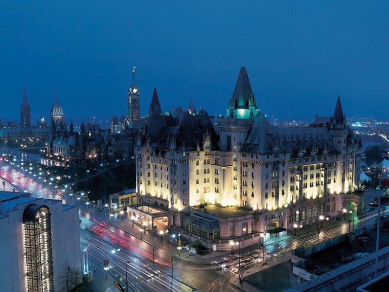Fairmont Château Laurier – Khách sạn ma ám nổi tiếng nhất Ottawa, Canada