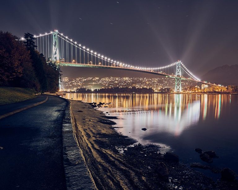 Lions Gate Bridge – “Dải lụa thép” vắt ngang biển trời Vancouver, Canada