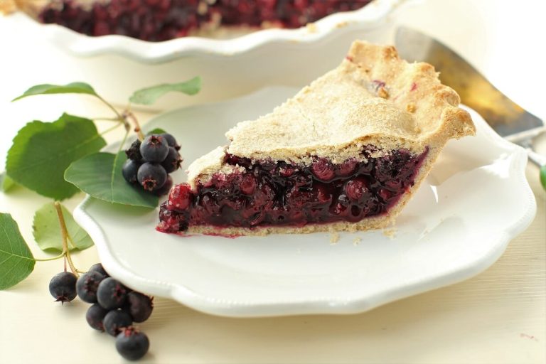 Bánh quả mọng Saskatoon (Saskatoon Berry Pie): Hương vị đặc trưng của miền Tây Canada