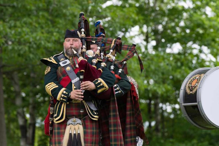 Maple Leaf Tartan – Biểu tượng văn hóa được dệt nên từ vẻ đẹp bốn mùa của Canada