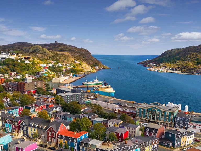 St. John’s – Thành phố sắc màu nơi lịch sử, thiên nhiên và đại dương hòa quyện