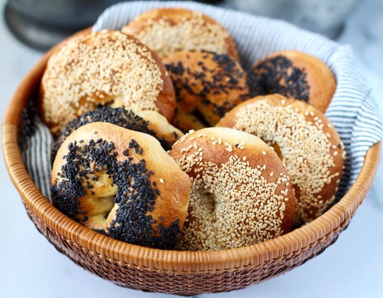 Bagel – Chiếc bánh mì vòng làm nên dấu ấn ẩm thực Canada