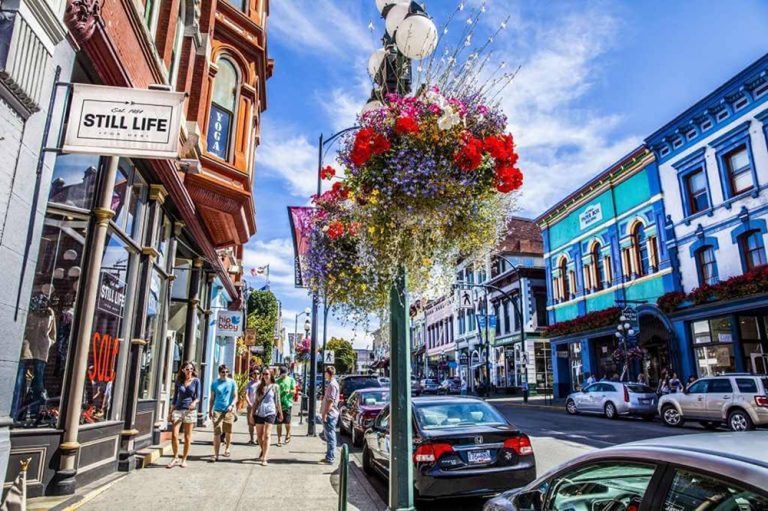 Dạo bước qua những khu phố mang dấu ấn riêng của Victoria, Canada